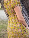 Senorita kjole gulmønstrete thumbnail